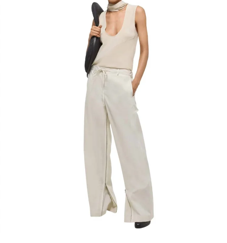 Gusset Wide Leg Pants In Creme